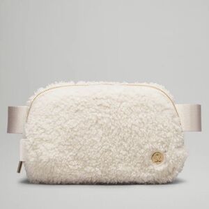 NWT Lululemon Everywhere Belt Bag Fleece